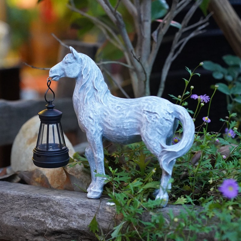 Art Craft Horse - Figurka konia z żywicy, lampka solarna,